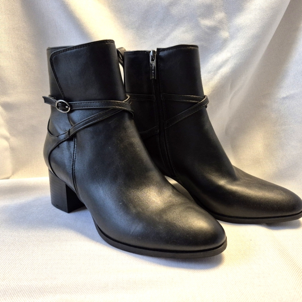 ANNE KLEIN MAURICE WOMEN'S ANKLE BOOT BLACK SIZE 8.5